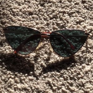 🎉Host Pick 🎉 Monochrome pink Fashion sunglasses